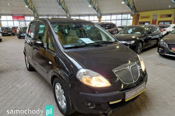 Lancia Musa Hatchback 2005