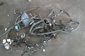 KIA CARENS IV 1,7CRDI INSTALACJA KOMORY SILNIKA 9172027AC