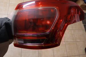 FORD B-MAX LAMPA TYŁ PRAWA EUROPA