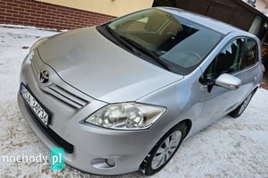 Toyota Auris Hatchback 2011