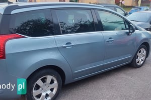 Peugeot 5008 Minivan 2010