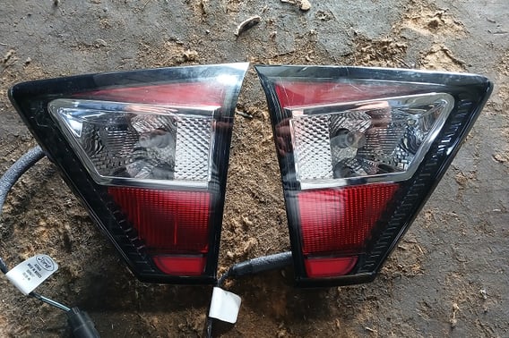 FORD KUGA MK2/ESCAPE LAMPA W KLAPĘ P/L GJ54-13A602-AF/603-AF