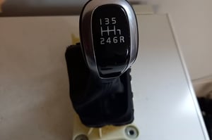 VOLVO V60 I LEWAREK WYBIERAK ZMIANY BIEGÓW 31437820