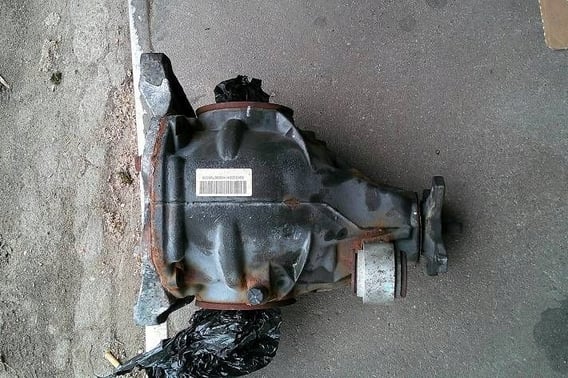 MERCEDES W204 3,0CDI TYLNY MOST 2043502414