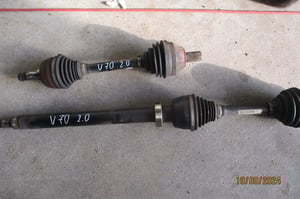 VOLVO V70 III 2,0D3 PÓŁOŚ PRAWA 31272548 LEWA 30783201