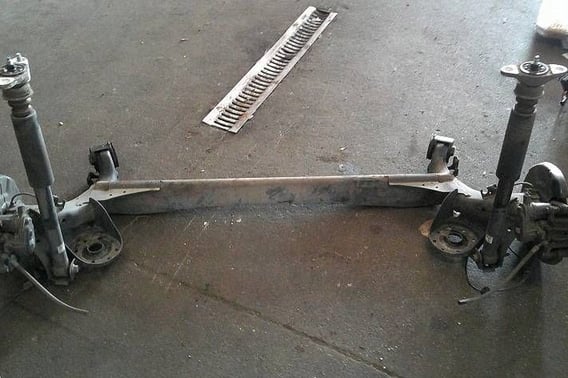 KIA CARENS IV BELKA OŚ TYŁ A4Z170134