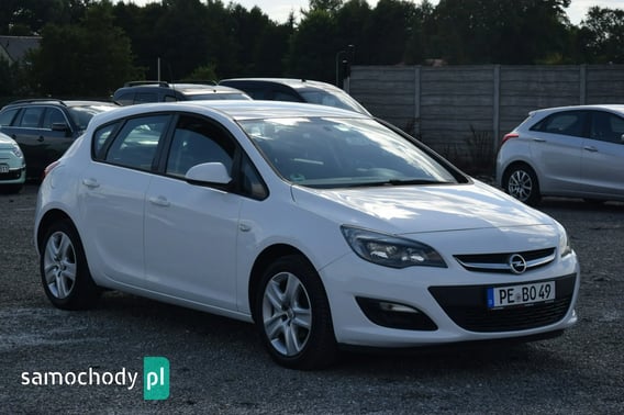 Opel Astra Hatchback 2013