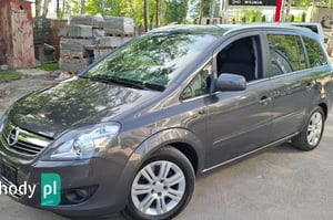 Opel Zafira Minivan 2012