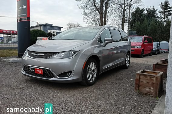 Chrysler Pacifica Van 2019