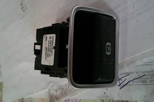 MERCEDES W222 PRZYCISK HAMULCA RĘCZNEGO A2229050106