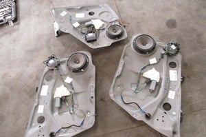 MERCEDES W169 PODNOŚNIK SZYBY PRZÓD LEWY/PRAWY EU