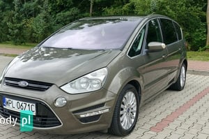 Ford S-Max Minivan 2013
