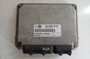 VW GOLF IV MODUŁ STEROWNIK SILNIKA 06A906019BF