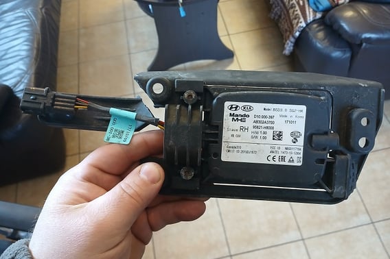 KIA STONIC CZUJNIK MARTWEGO POLA PRAWY 95821-H8000