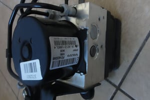 VOLVO XC60 POMPA ABS P31423348