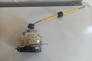 AUDI A6 C6 ZAMEK DRZWI LEWYCH TYLNYCH 4F0939015