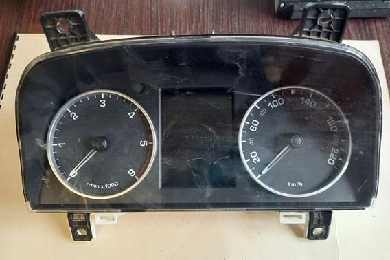 LAND ROVER DISCOVERY 4 3.0 TD 4X4 LICZNIK FH22-10849-EC EU