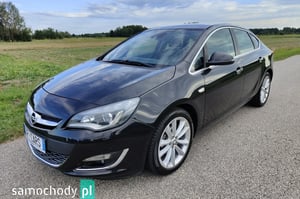 Opel Astra Sedan 2013