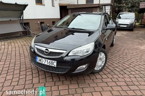 Opel Astra Hatchback 2012