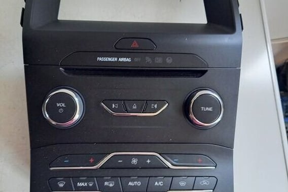 FORD S-MAX MK2 PANEL RADIA I KLIMATYZACJI EM2T-18E245-AEE