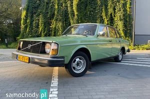 Volvo 240 Sedan 1974