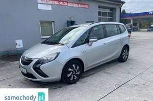 Opel Zafira Minivan 2012