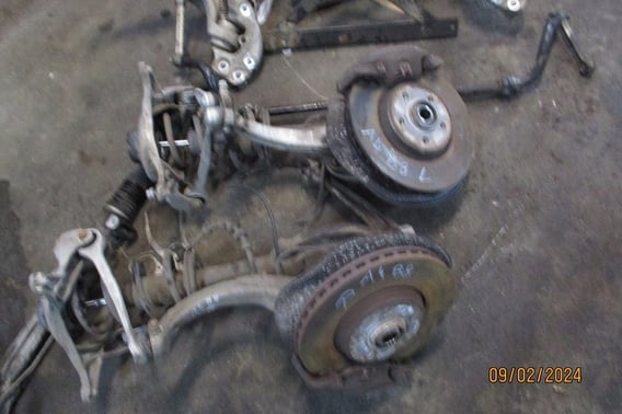 AUDI A4 B8 3,0TDI ZWROTNICA MACPHERSON PRZÓD PRAWY/LEWY
