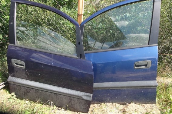 OPEL ZAFIRA A DRZWI