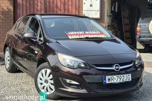 Opel Astra Hatchback 2012