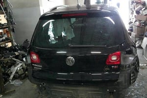 VW TIGUAN 5N KLAPA BAGAŻNIKA TYŁ LC9X