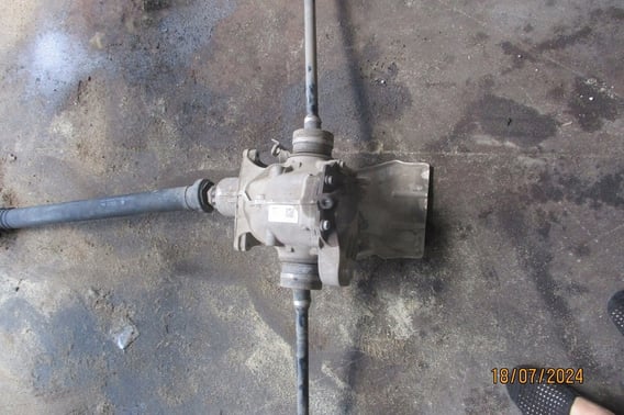 BMW X5 G05 TYLNY MOST 984633703