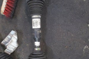JEEP CHEROKEE KL 2,2CRD PÓŁOŚ LEWA P68299151AA