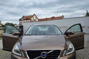 Volvo XC60 SUV 2011