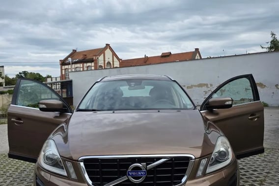 Volvo XC60 SUV 2011