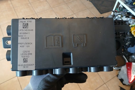 JAGUAR XE X760 LIFT BEZPIECZNIK AKUMULATORA LX73-14516-AB