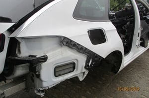 OPEL INSIGNIA B KOMBI LIFT BŁOTNIK TYŁ PRAWY/LEWY Z509