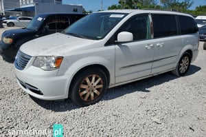 Chrysler Town & Country Minivan 2016