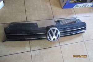 VW GOLF VI GRILL ATRAPA ZDERZAKA