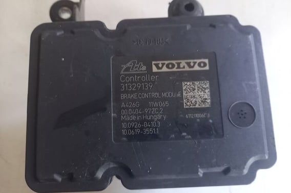 VOLVO V70 III POMPA ABS P31329139