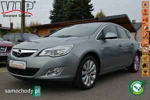 Opel Astra Hatchback 2011