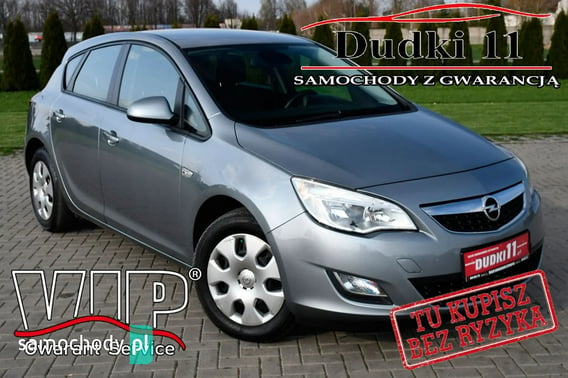 Opel Astra Hatchback 2011