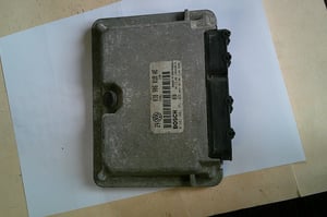 VW GOLF IV 1,9TDI STEROWNIK SILNIKA 038906018AE