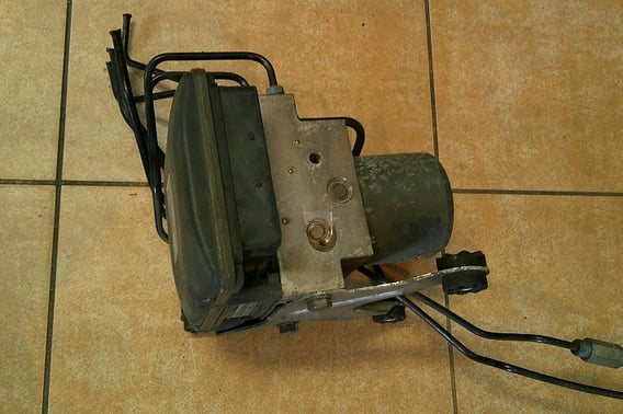 BMW F10 POMPA ABS 6795519