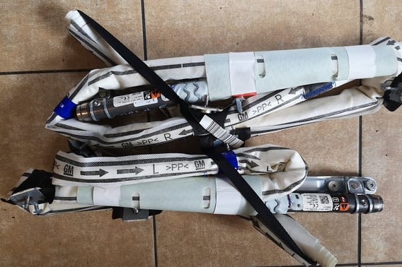 OPEL CORSA E KURTYNA PRAWA 39045978  EUROPA WERSJA 3 DRZWIOWA