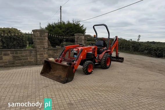 Kubota B2530 w ładowacz czołowy I koparkę 2013