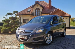 Opel Zafira Minivan 2011