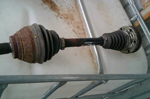 VW TIGUAN 2,0TDI PÓŁOS LEWA 5N0407763D