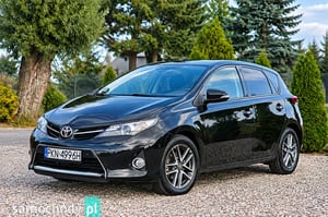 Toyota Auris Hatchback 2012