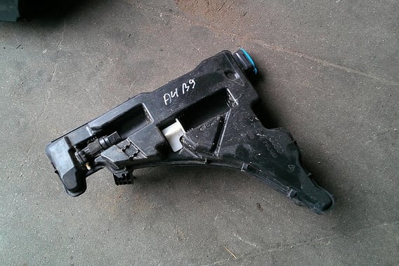 AUDI A4 B9 ZBIORNIK PŁYNU DO SPRYSKIWACZY 8W0955451L