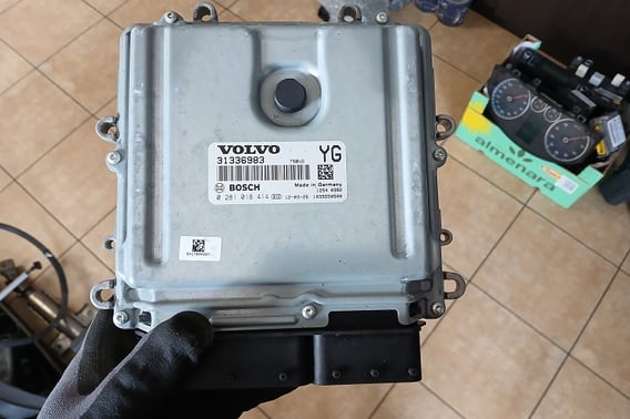 VOLVO XC60 I LIFT MODUŁ STEROWNIK SILNIKA 31336983